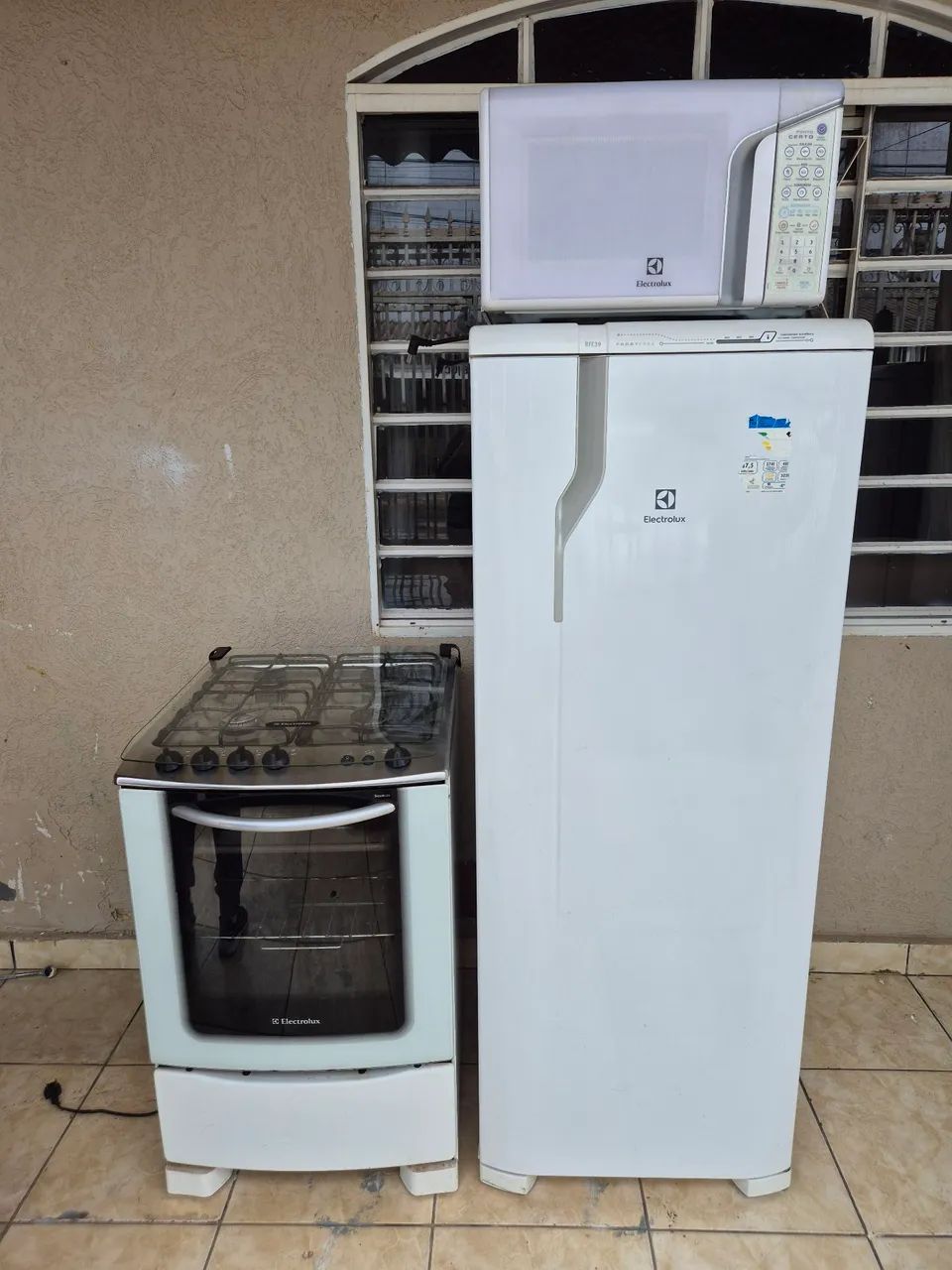 Geladeira fogão micro-ondas entrego 