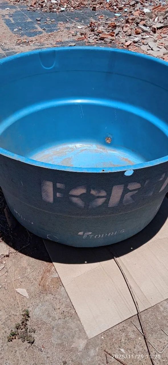 Caixa d'água de 1000 litros com tampa 
