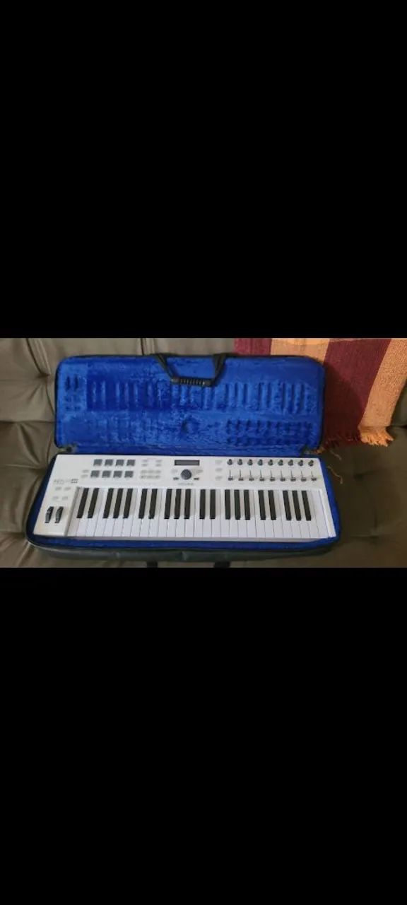 Controlador Arturia Keylab Essencial 4964961616483459122