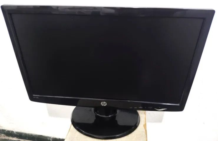 Monitor HP 20? Widescreen LCD VGA Resolução HD + Cabos Inclusos + Base Fixa - Foto 4