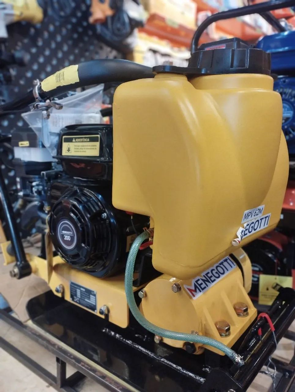 Compactador de solo Menegotti MPV 6.2M