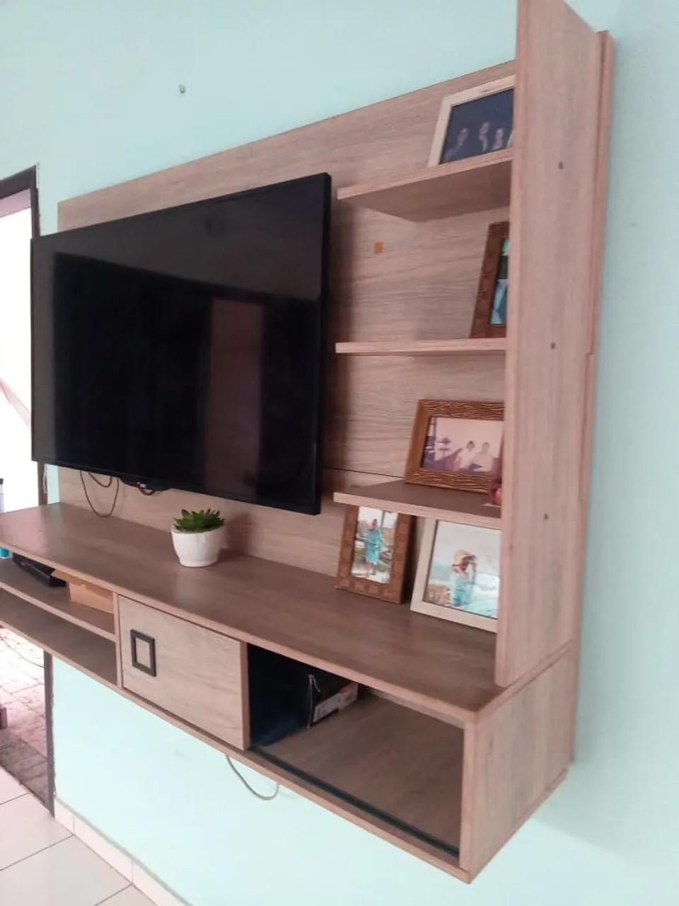 Rack Suspenso Completo para TV e Decoração