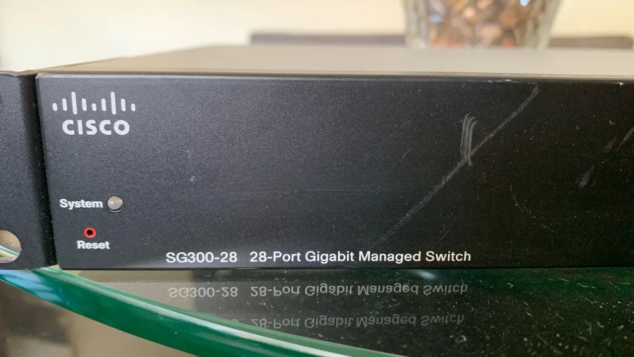 Switch Cisco SG300-28 / 28-Port Gigabit Managed Switch - Foto 2