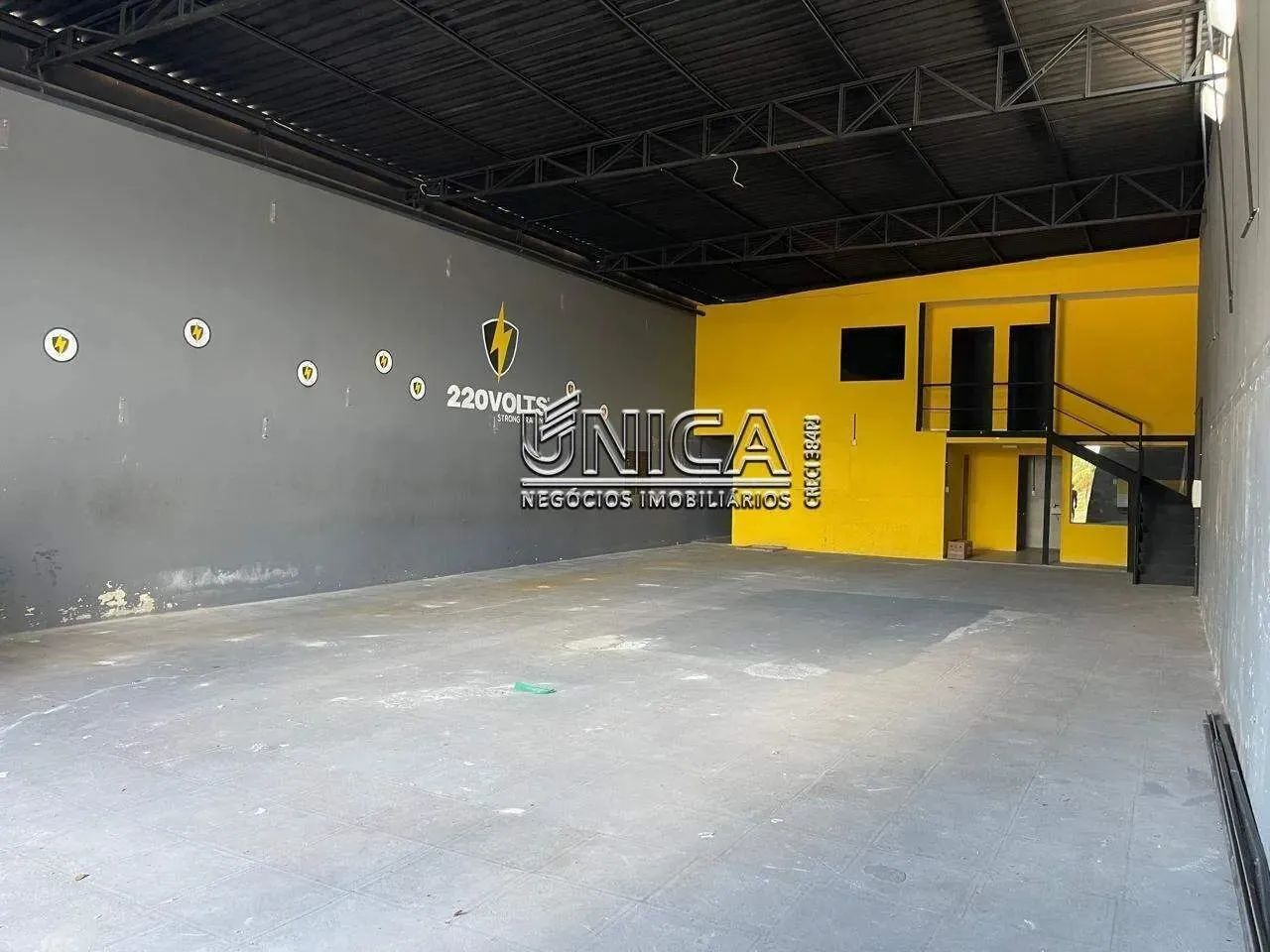 Compre Galpão na Avenida Melício Machado, Atalaia