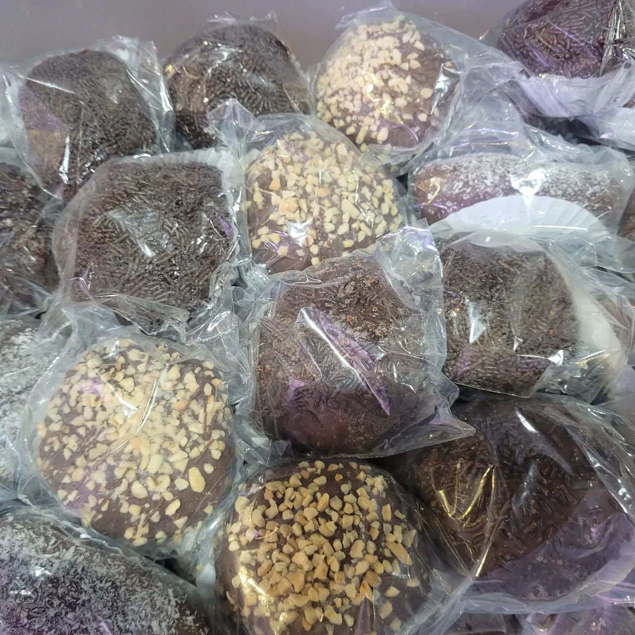 Bolos, doces camafeus e pães de mel. - Foto 5