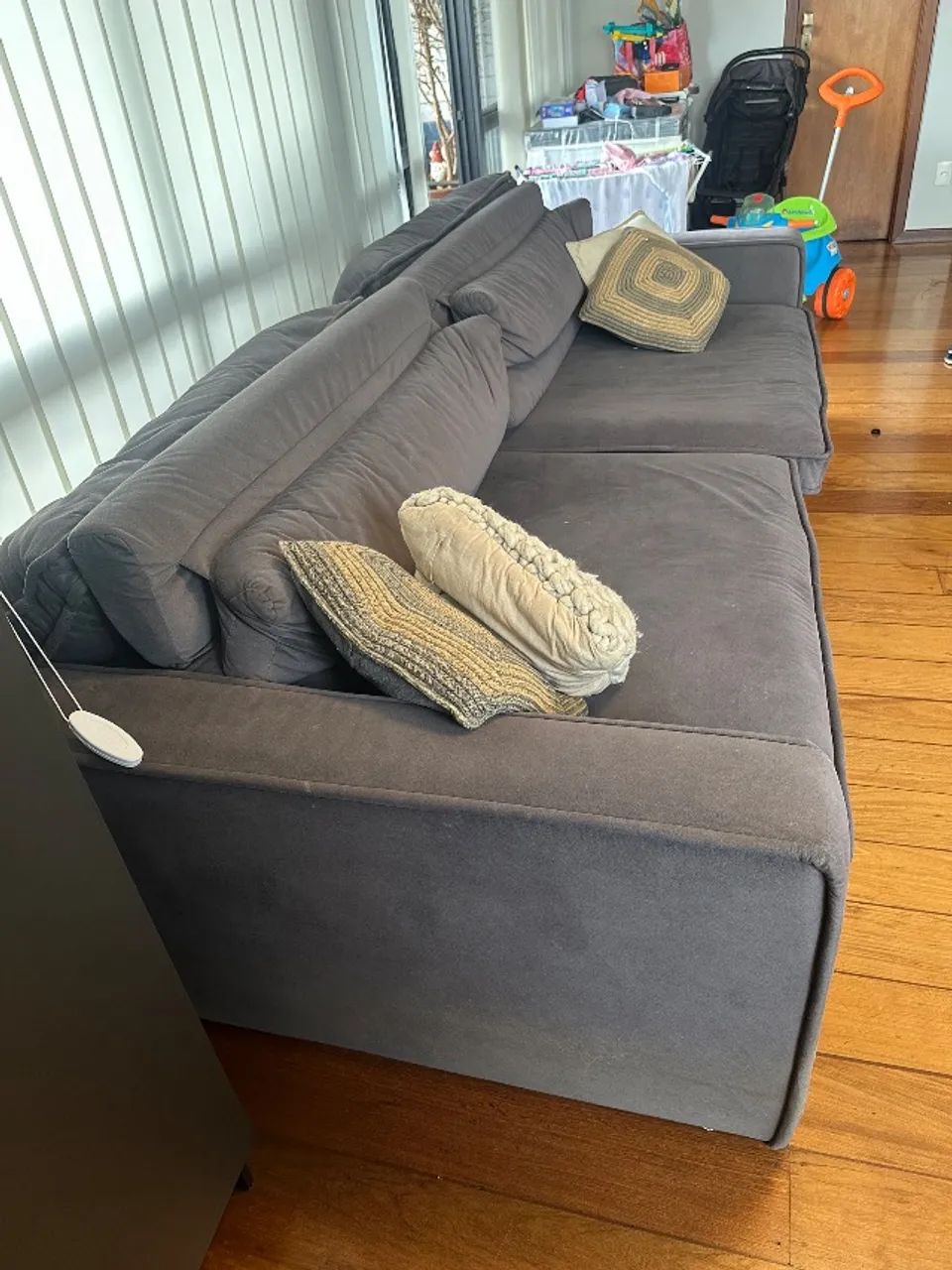 Sofá marca Prima Linea em otimo estado  - Foto 4