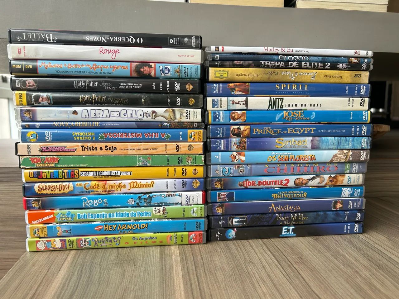 37 DVDs diversos