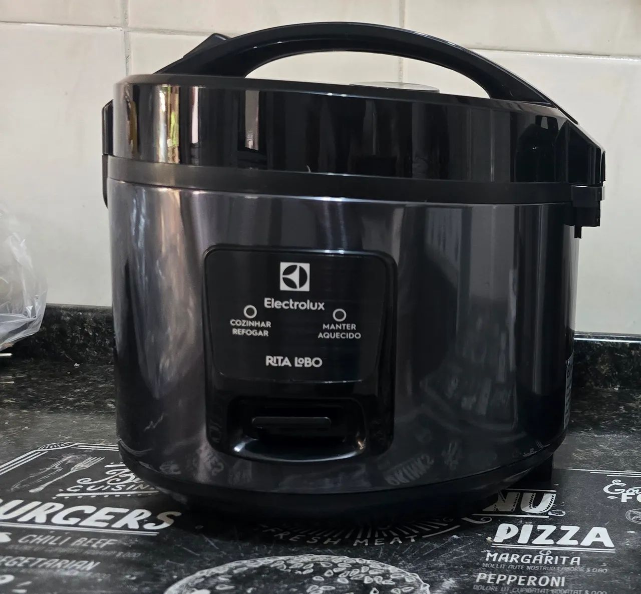Panela de Arroz Elétrica Electrolux ERC10 Efficient 2 em 1 Preto/Inox - 110V