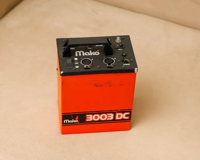 Flash Mako 3003 DC 2 Cabeças + Radio Youngnuo + 3 Modificadores - Foto 4