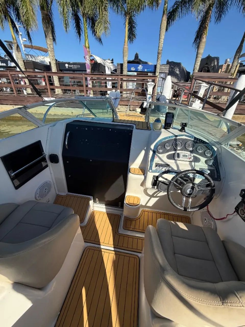 Lancha Phantom 240 24 pes. Motor novo, impecavel - Foto 6