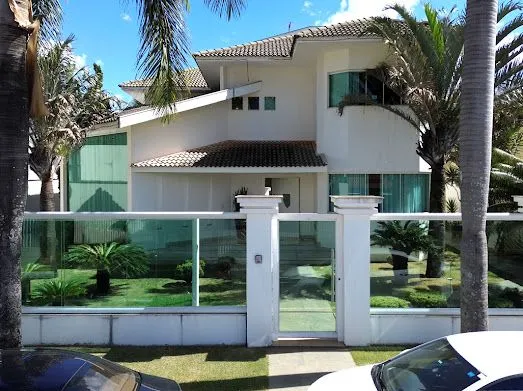 Casa de alto padrão na rua 10 de Vicente Piress