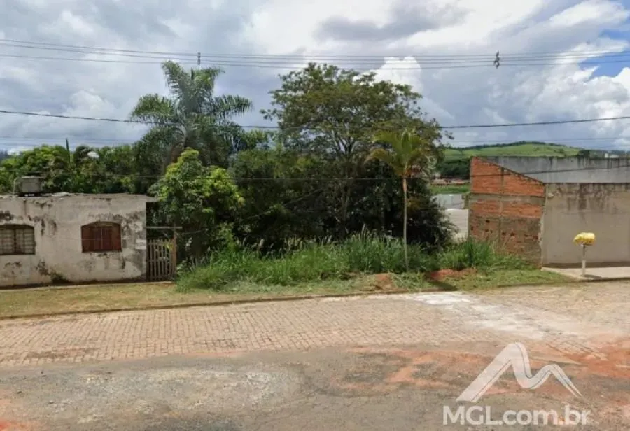 JACUTINGA/MG  Lote com 609m² no Jardim Déa