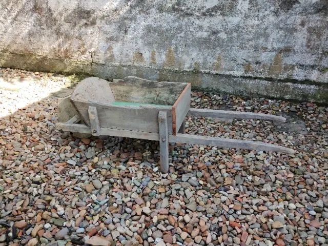 Antigo carrinho de mão  - Foto 4