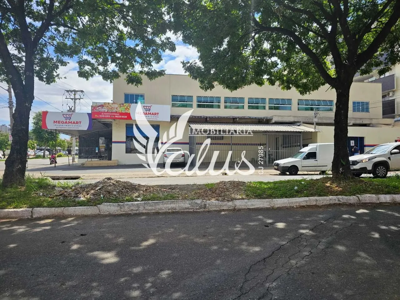 Área comercial e residencial, 06 aptos + 03 salas comerciais, 678m² noParque Amazônia - Go