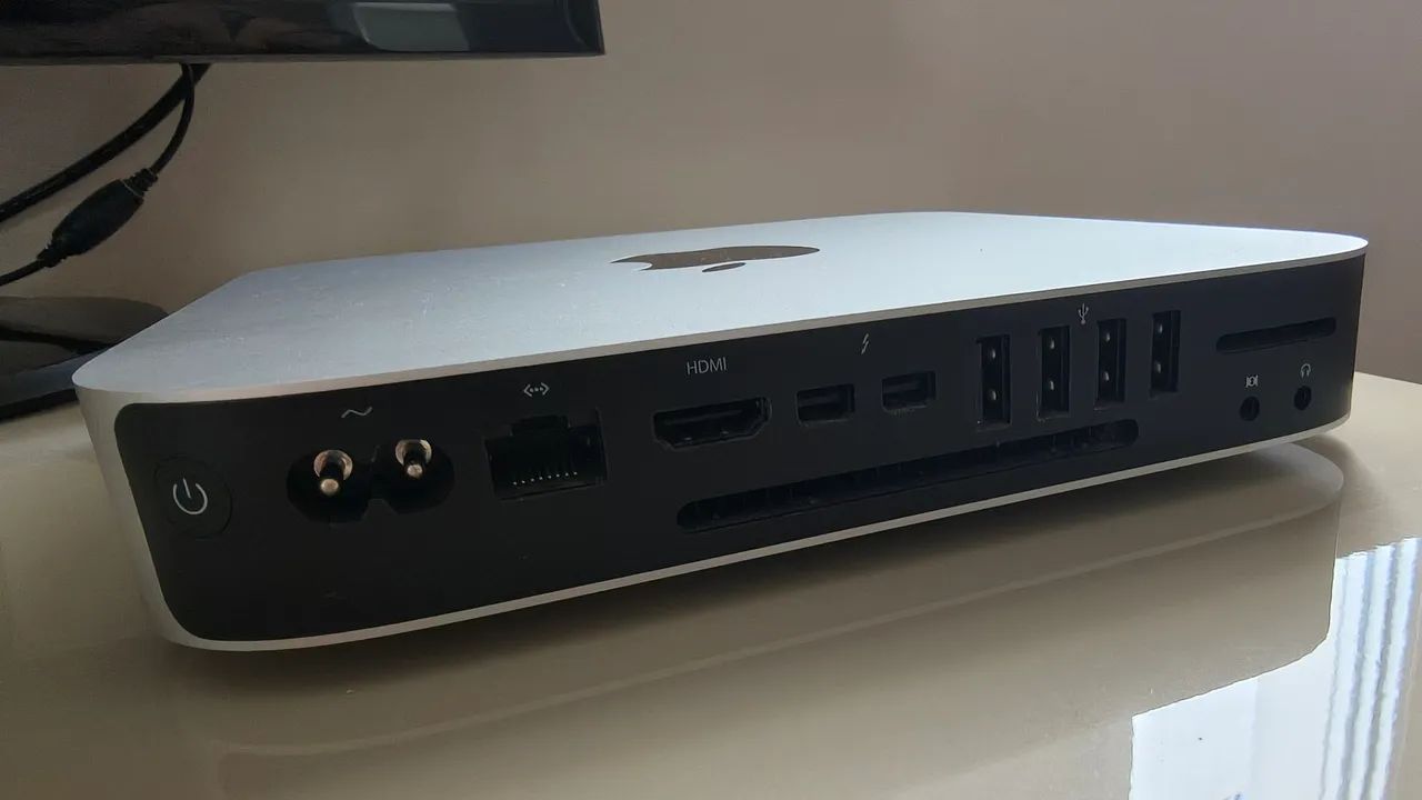 Mac Mini (final 2014) i5, HD 240GB SSD + acessórios - Computadores