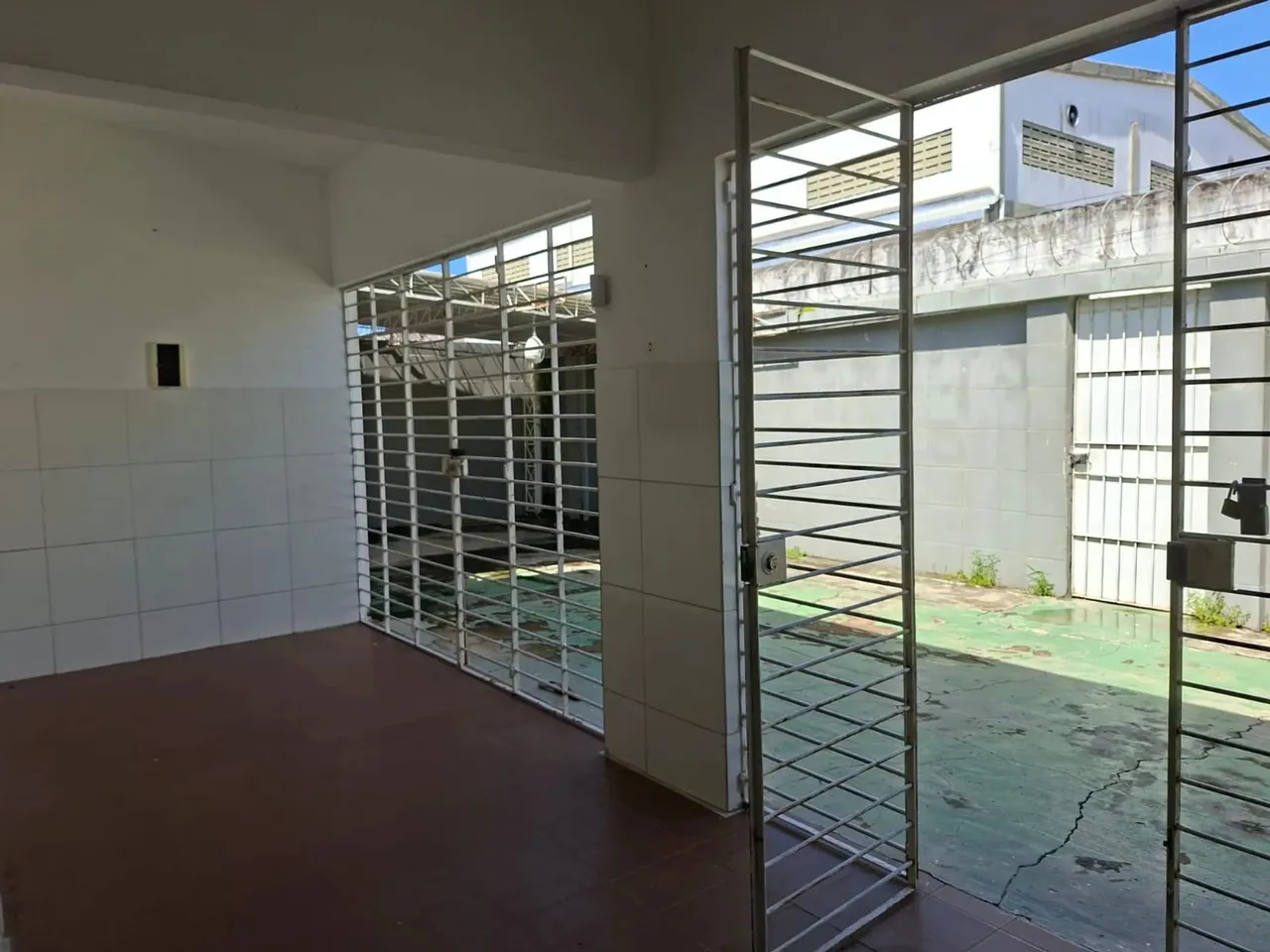 Imóvel para aluguel possui 150 metros quadrados com 3 quartos em Porta Larga