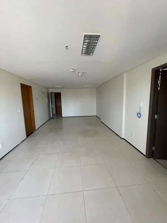 LAS - Sala comercial no The Office Tower