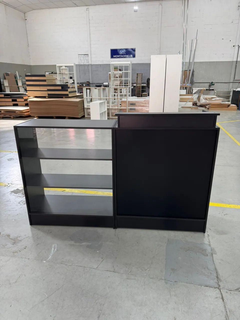 BALCÃO CAIXA E VITRINE PRETO 