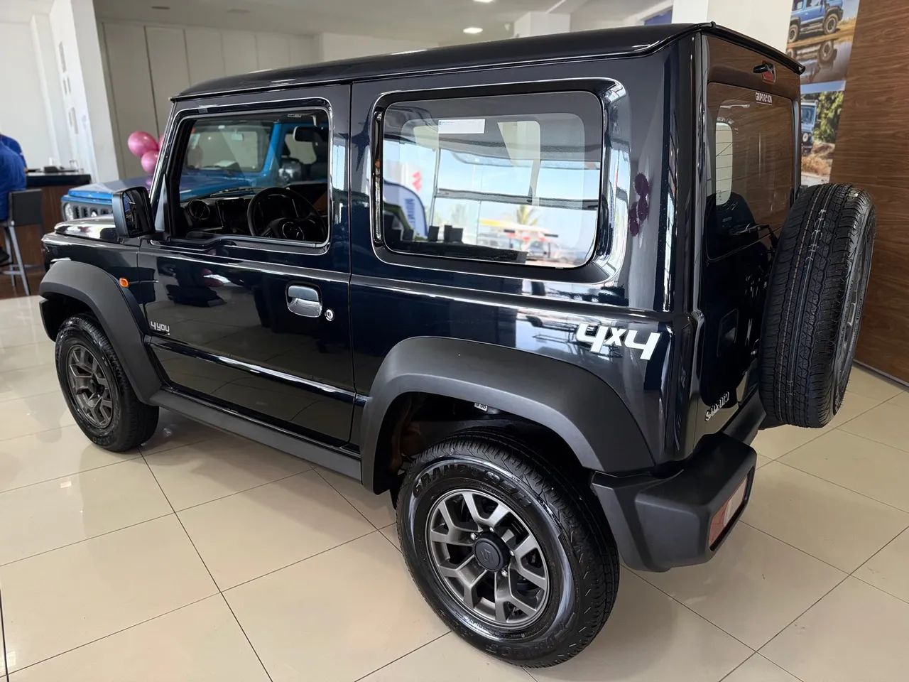 Jimny Sierra 4You MANUAL 2025 - 0km - Douglas 9 8 3 3 2 8 7 1 1  - Foto 3