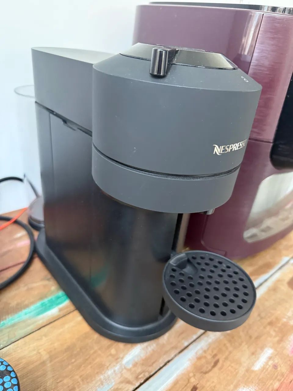 Cafeteira NESPRESSO VERTUO NEXT FOSCO