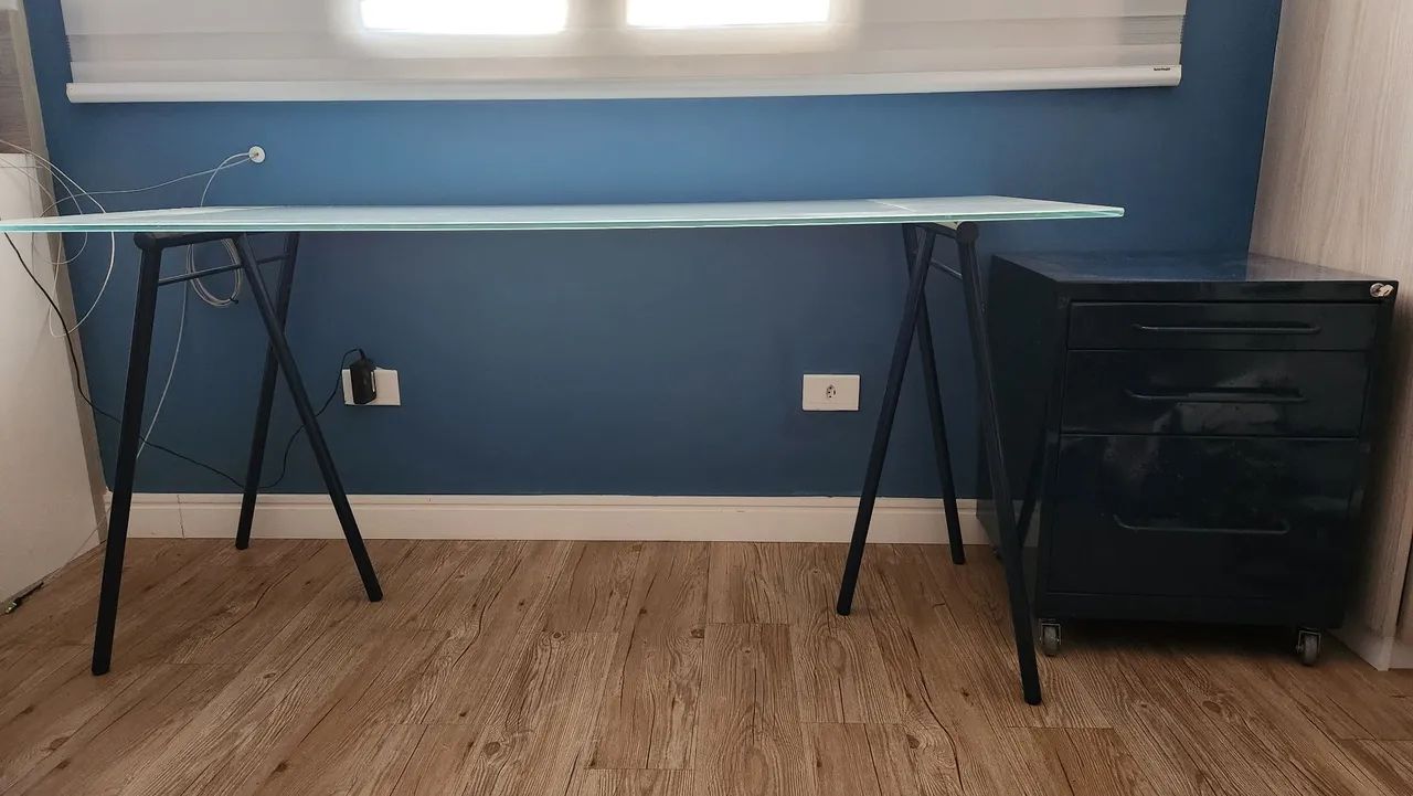 Mesa de escritório vidro temperado Tok stok - Foto 2