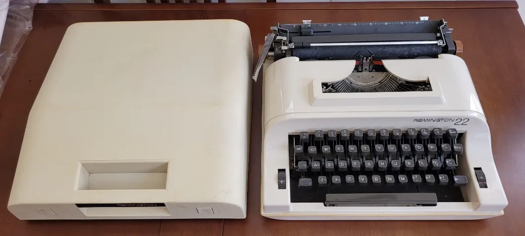 Máquina de escrever datilografia Remington 22