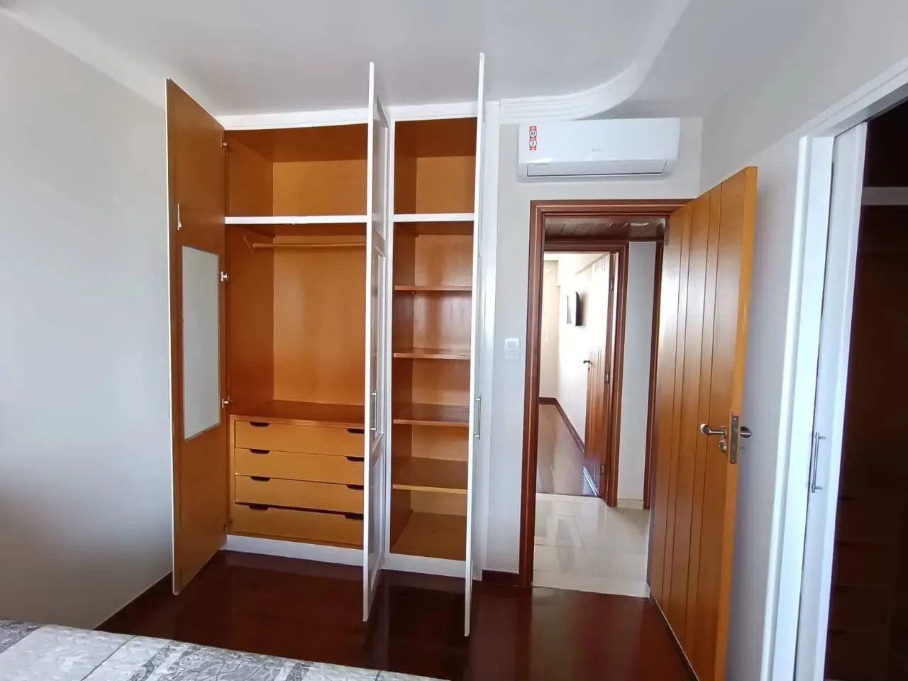 Alugo apartamento mobiliado  de 4/4 na Pituba com 160m2 - Foto 2