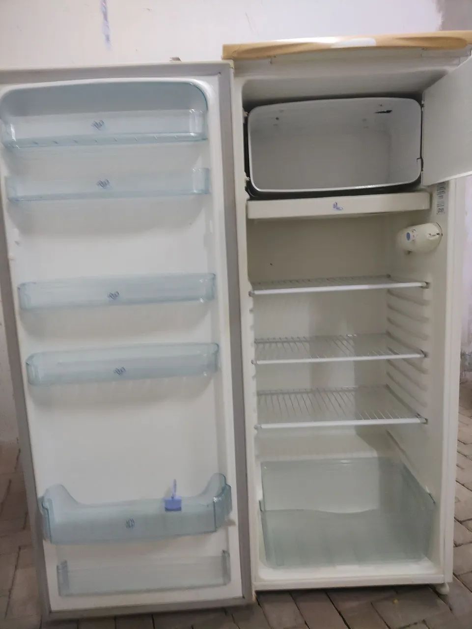 Geladeira Branca com Porta Simples - Foto 4