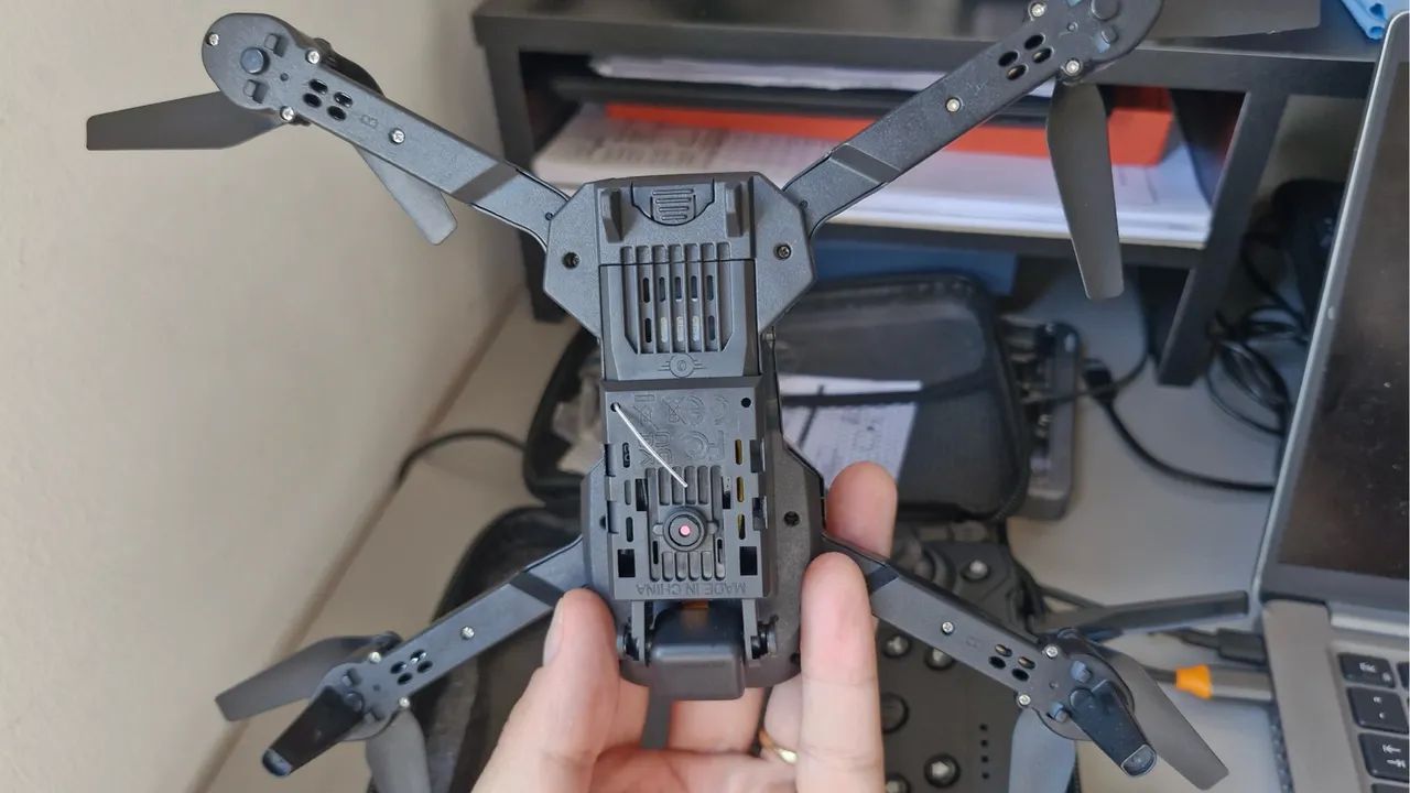 Drone k3&e99 pro! Ganhei de amigo secreto e nao usei? ta novinho. - Foto 6