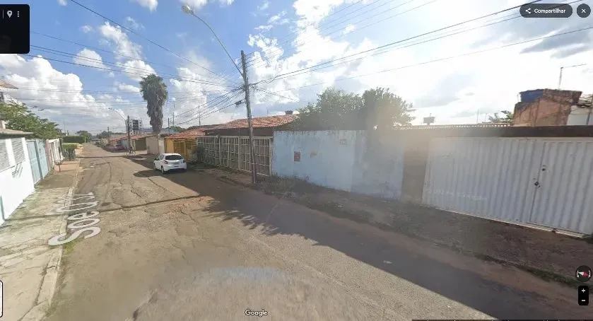 Setor Oeste QD 32, lote de 275m² com casa simples de fundos R$ 225.000