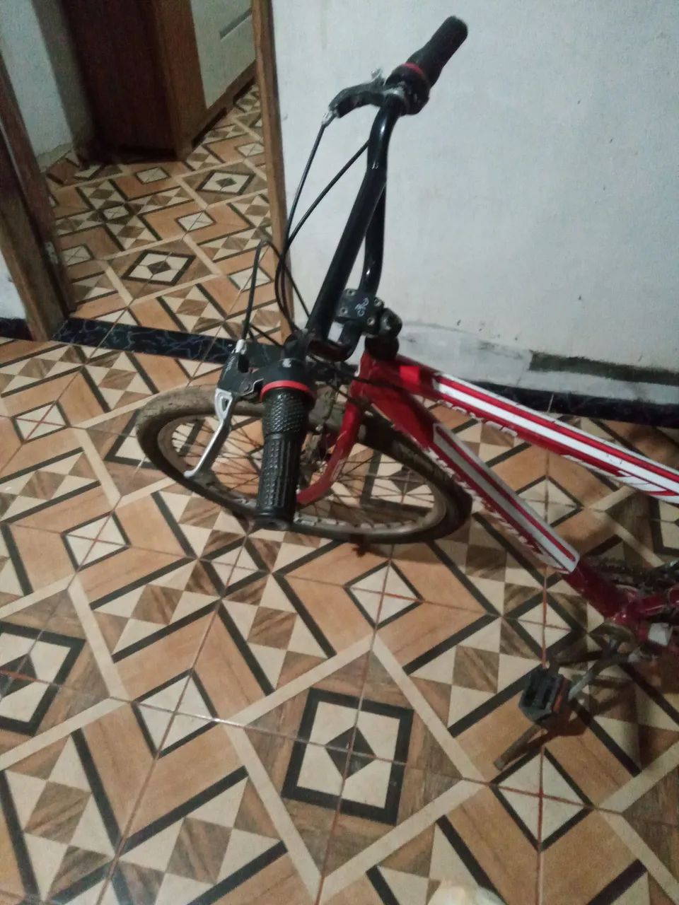 Bicicleta vermelha com marcha - Foto 2