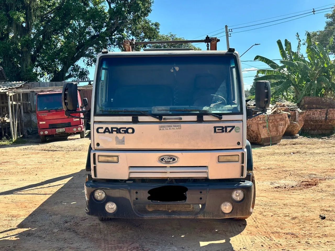 Caminhão Ford Cargo 1317e ano 2009 poliguindaste duplo 