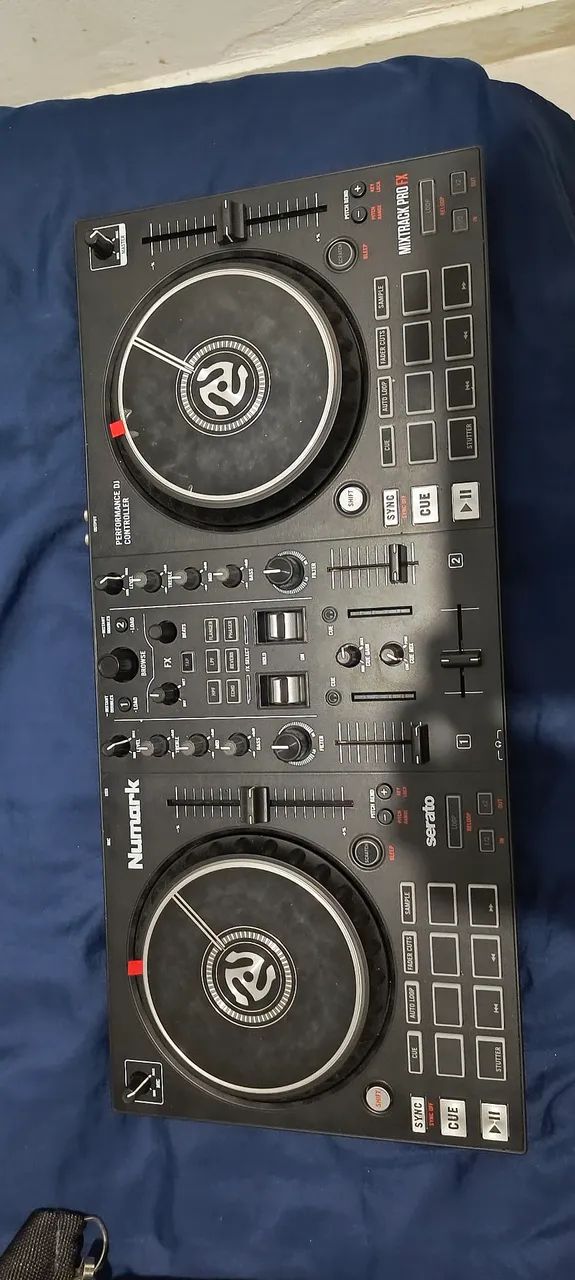 Controladora Numark MixTrack