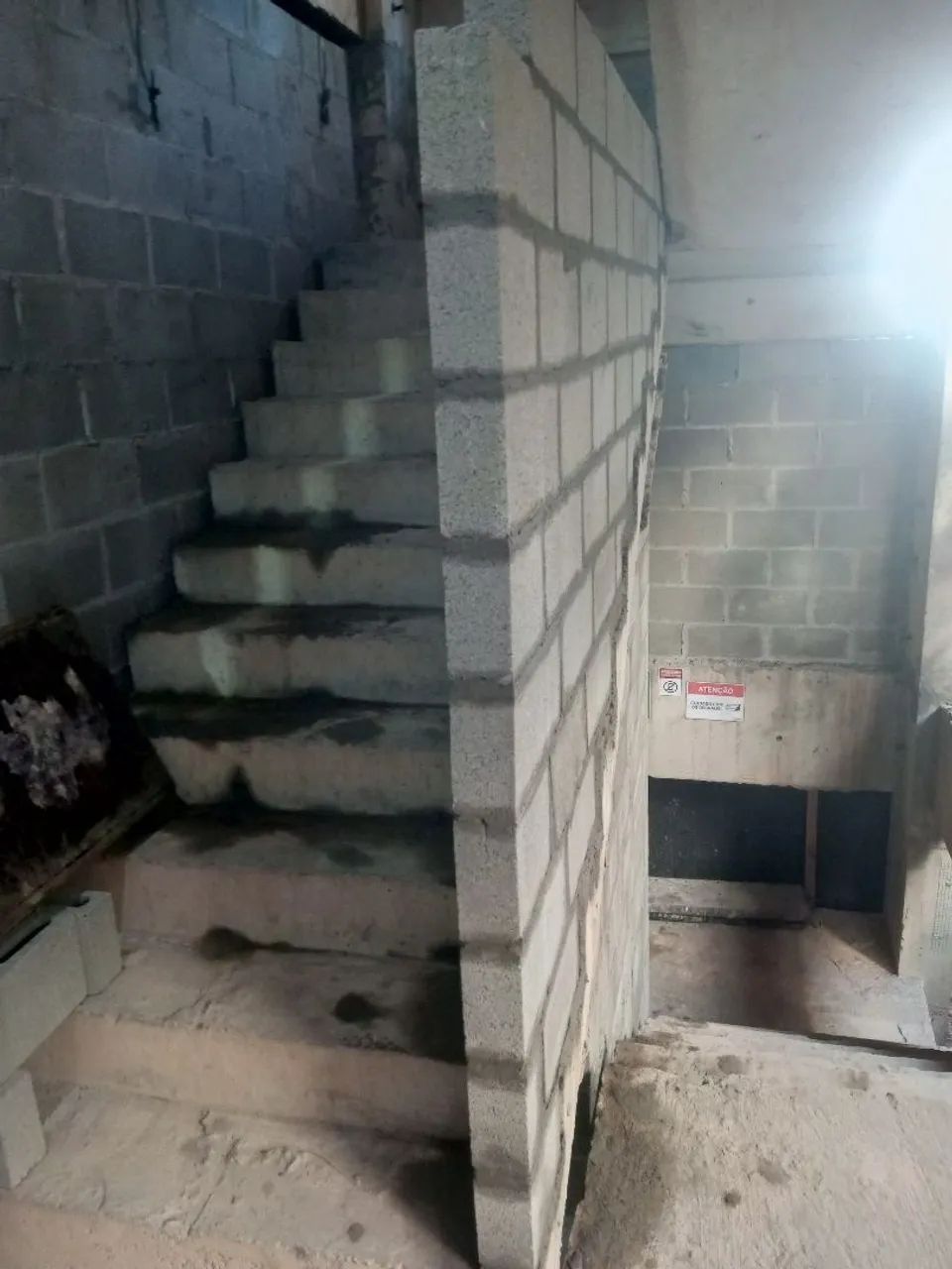 Pedreiro disponível empreitada