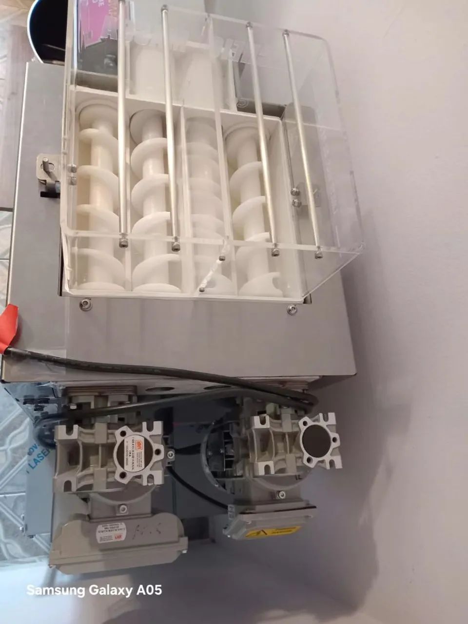 Maquina  modeladora de salgado 5.5 turbo seme nova . - Foto 5