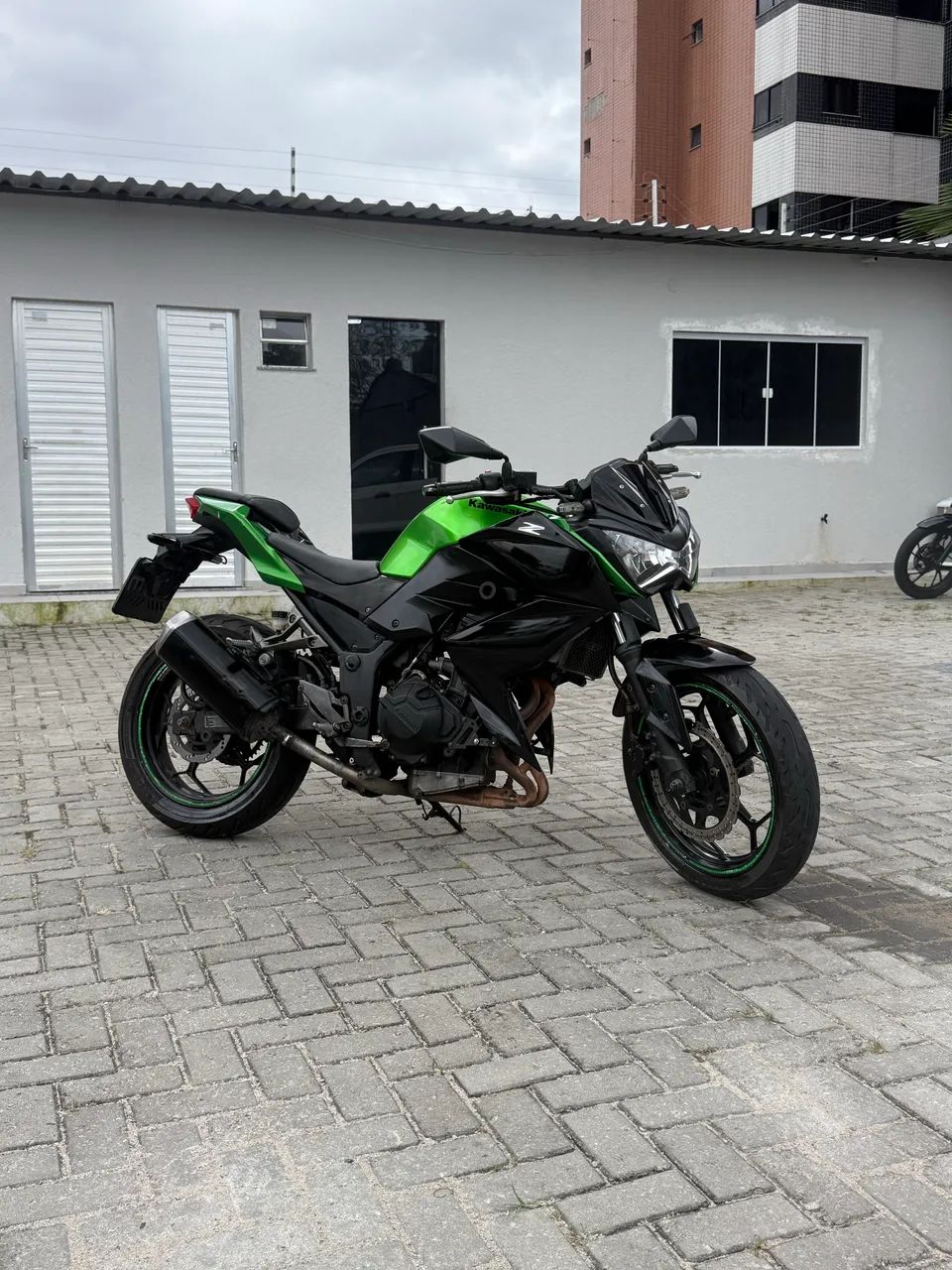 KAWASAKI Z300 EXTRA 