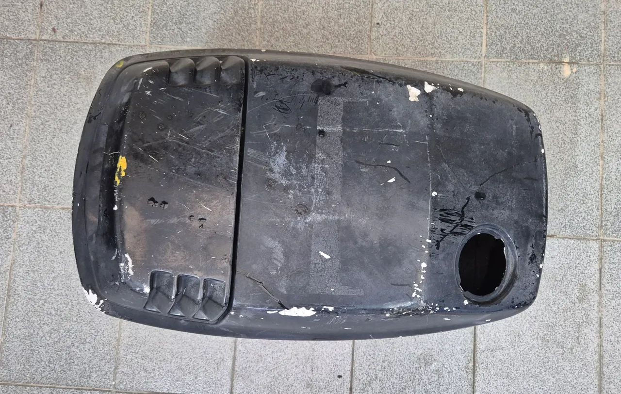 Capô carenagem motor popa mercury 75hp - Foto 3