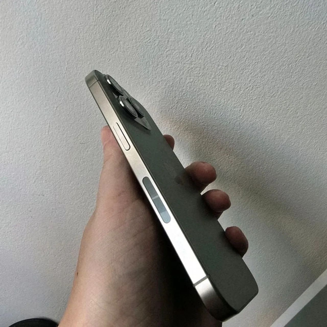 iPhone 15 pro - Foto 2