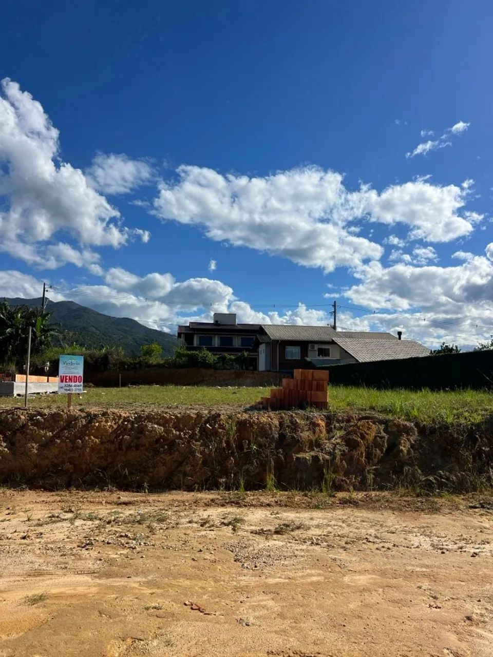 Terreno com 525m² Plano em Santo Amaro da Imperatriz