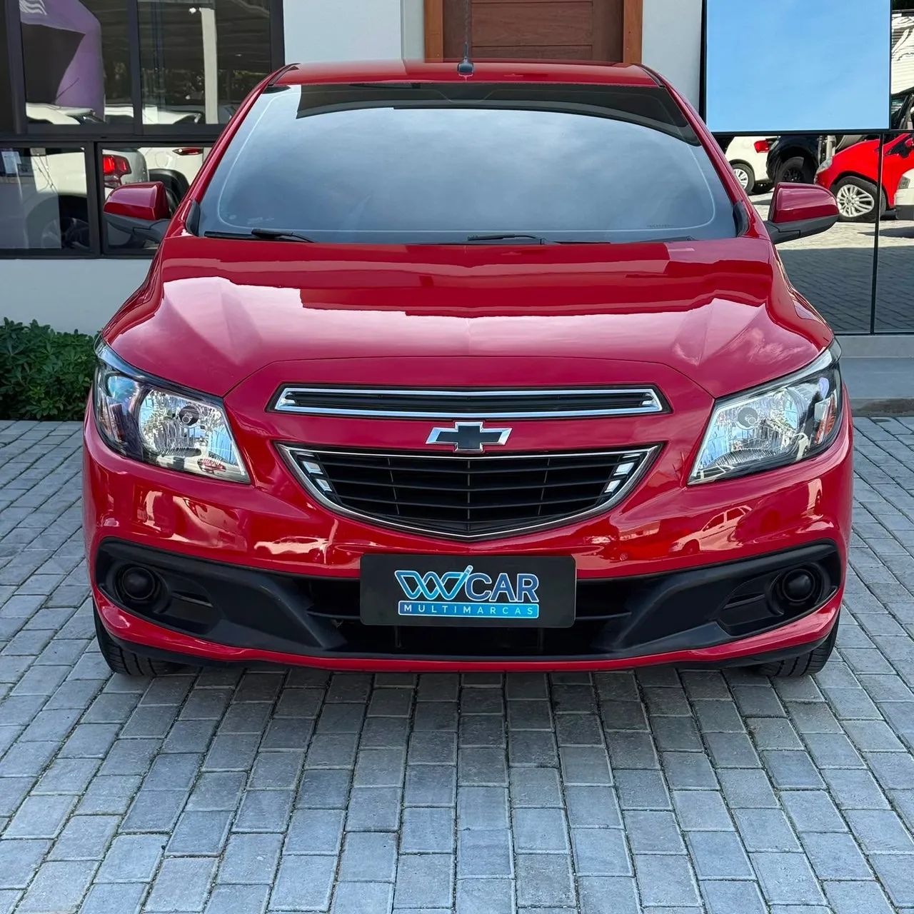 Chevrolet Onix Hatch LT 1.0 8V Flex Power Mec. 4P 2014 - Foto 2