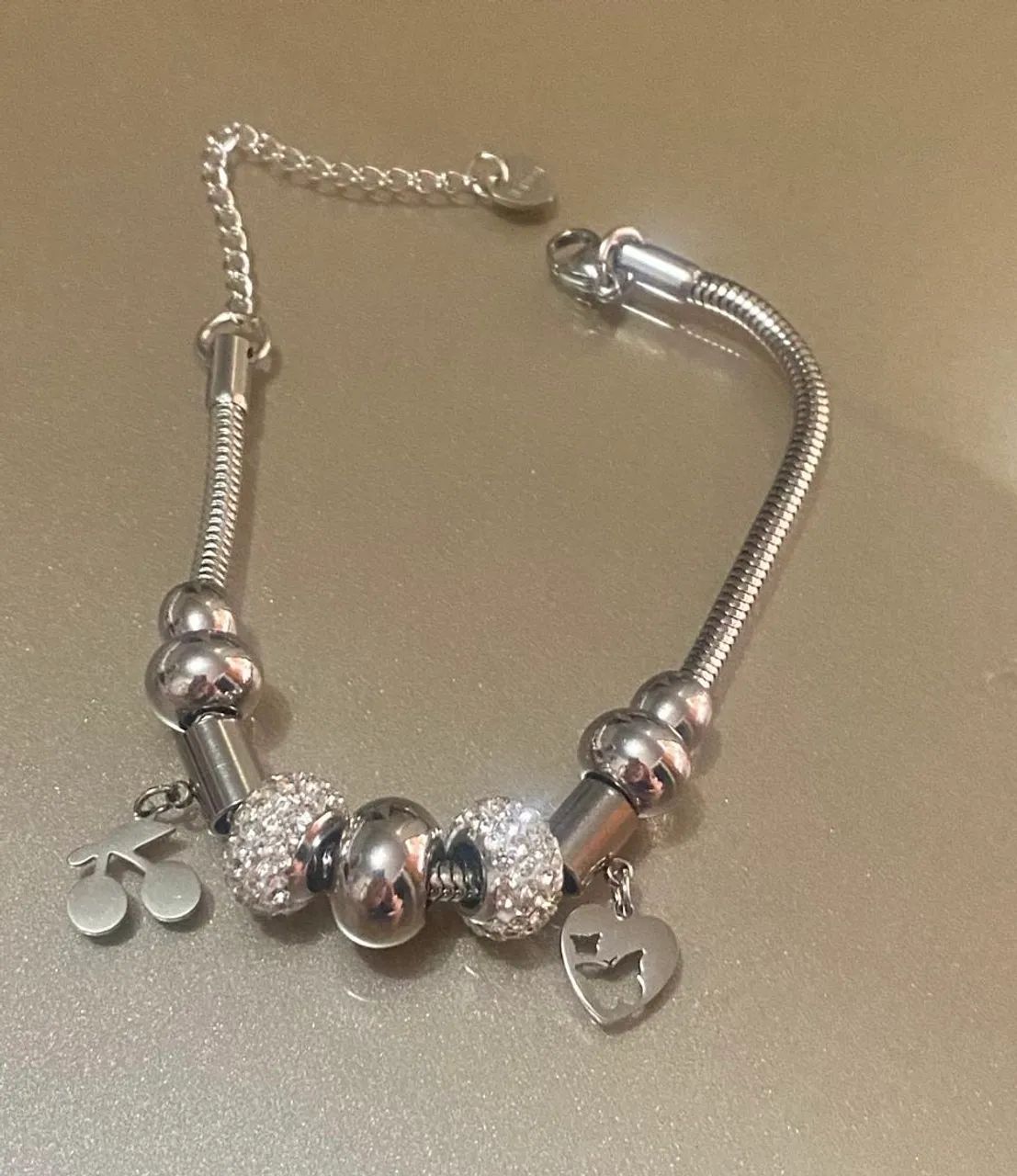 Vendo Pulseiras com berloques em Aço Inoxidável (NOVAS).  - Foto 2