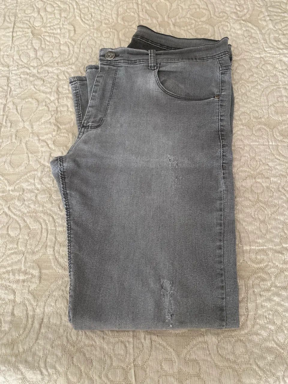 Calça preta