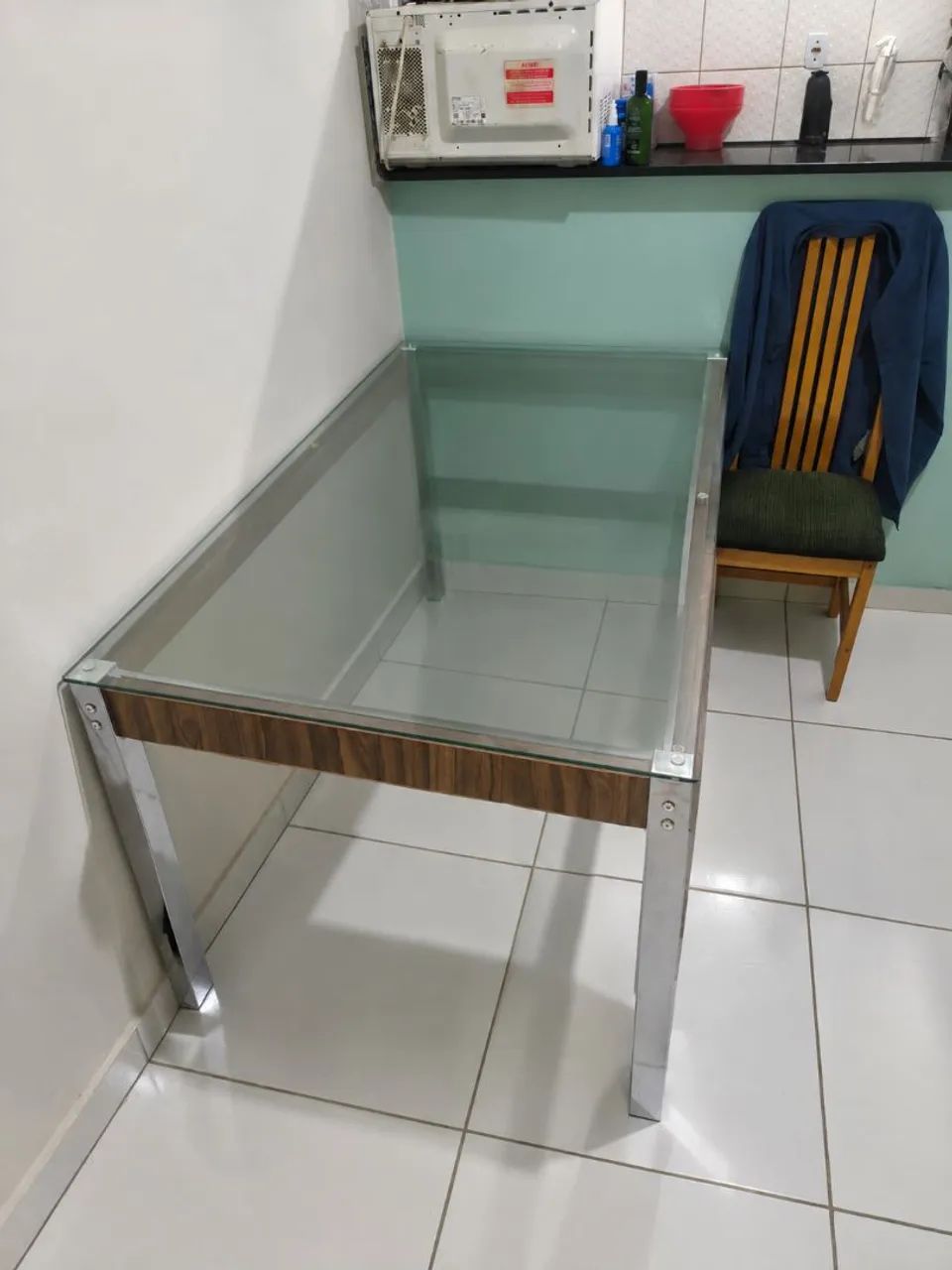 MESA DE VIDRO CONSERVADA