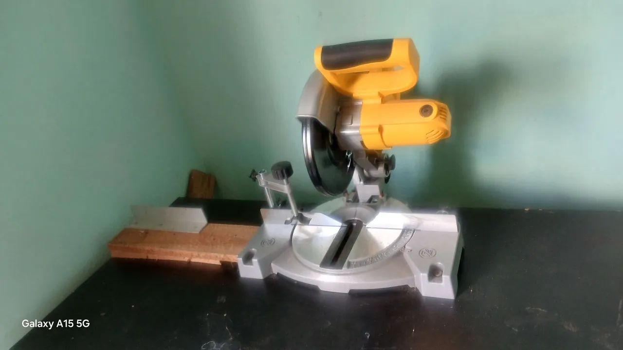 Máquina  serra 380° marca vonder - Foto 2