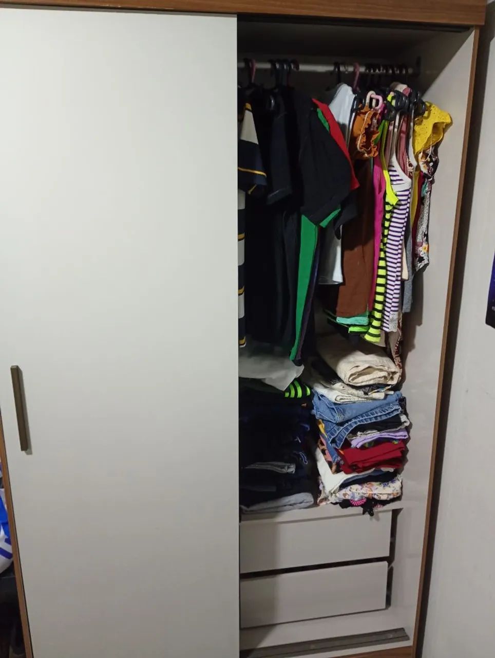 Vende-se Giarda-Roupa - Foto 3
