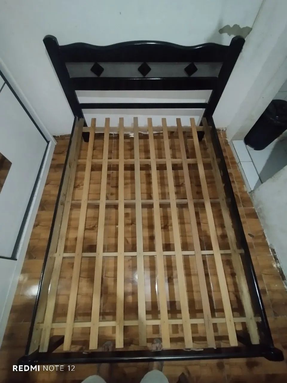 VENDO CAMA DE MADEIRA CASAL  - Foto 3