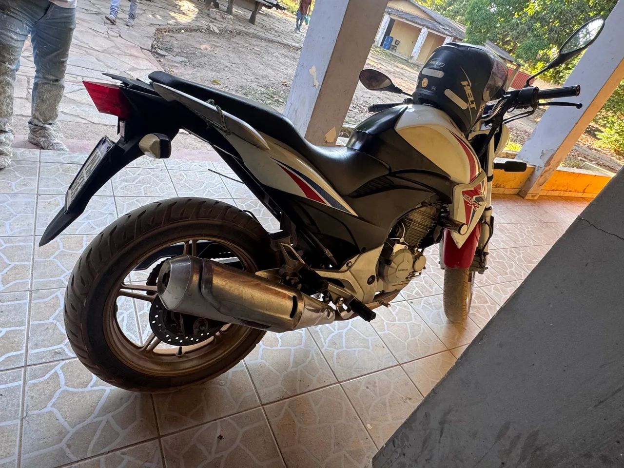 Moto CB 300 modelo 2015