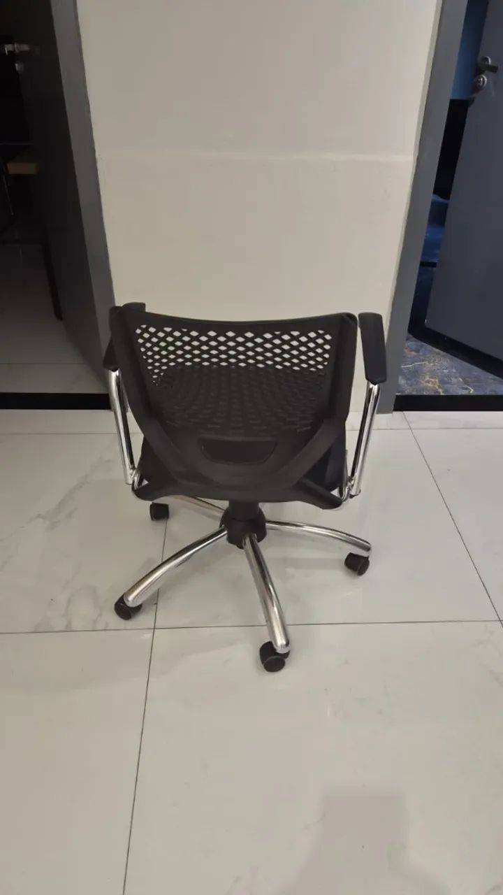 Cadeira escritório com rodas - Foto 2