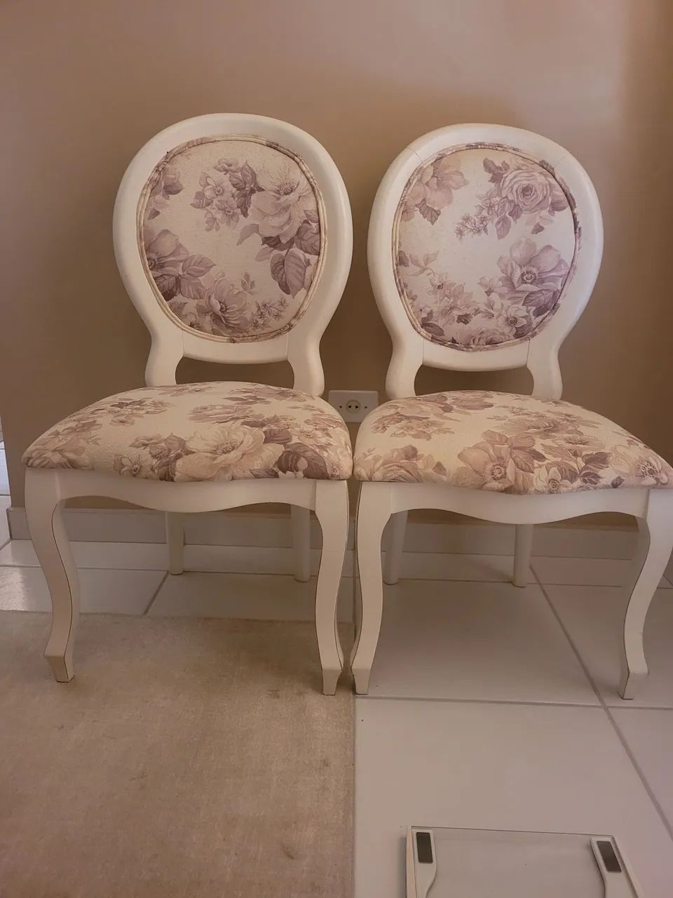 Cadeira medalhão provençal  (valor unitário) disponível 2 unidades  - Foto 2