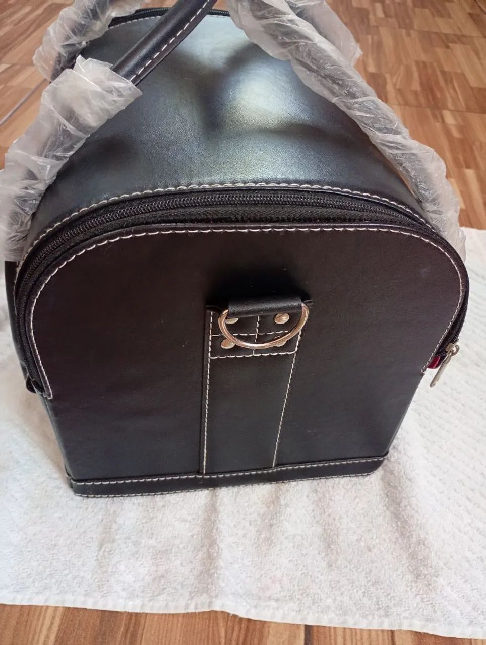 Vende - se 1 maleta da marcar Avon  - Foto 3